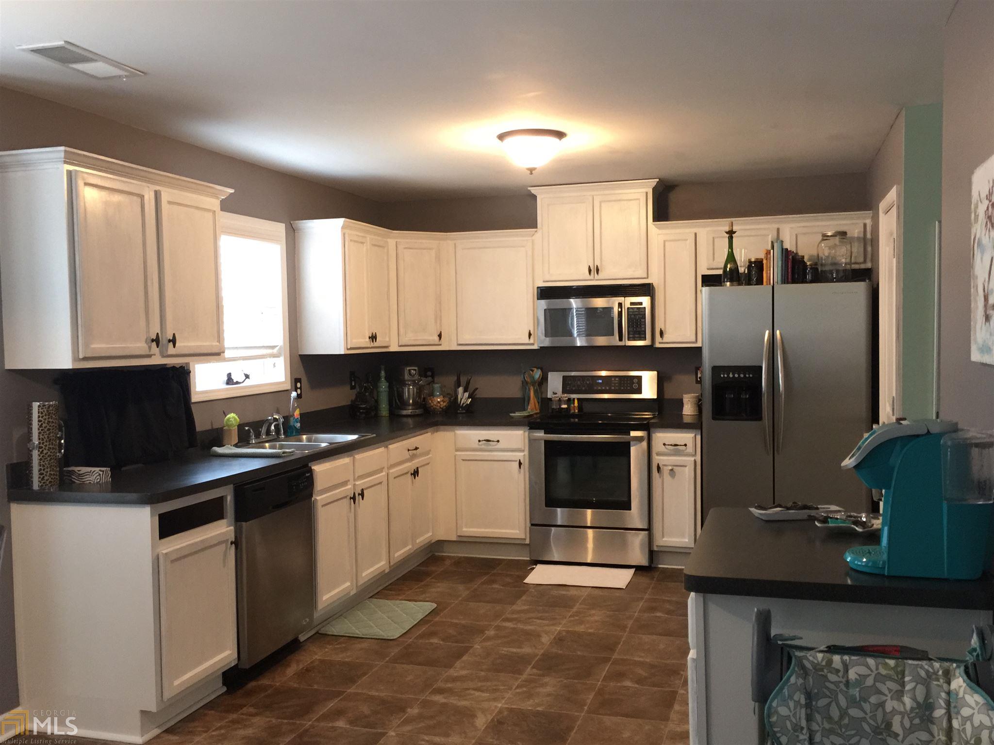107 Clearwater Dr