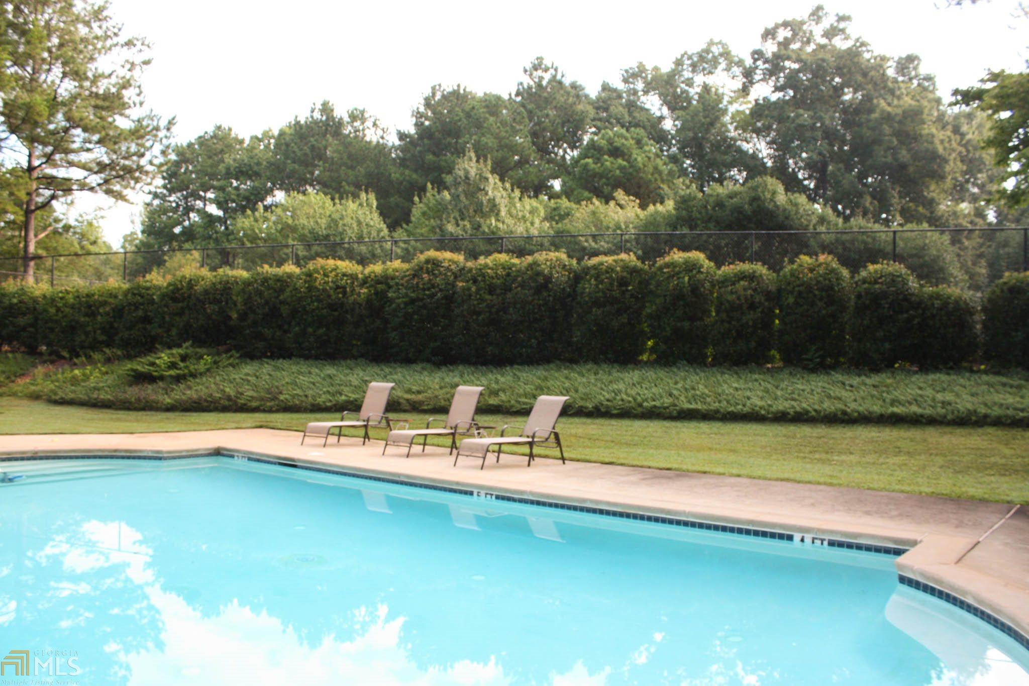 105 Falls Crest Dr