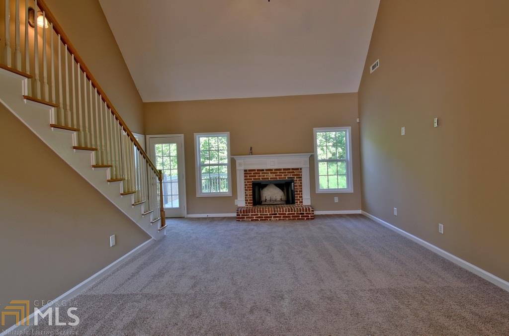 102 Southwind Cir
