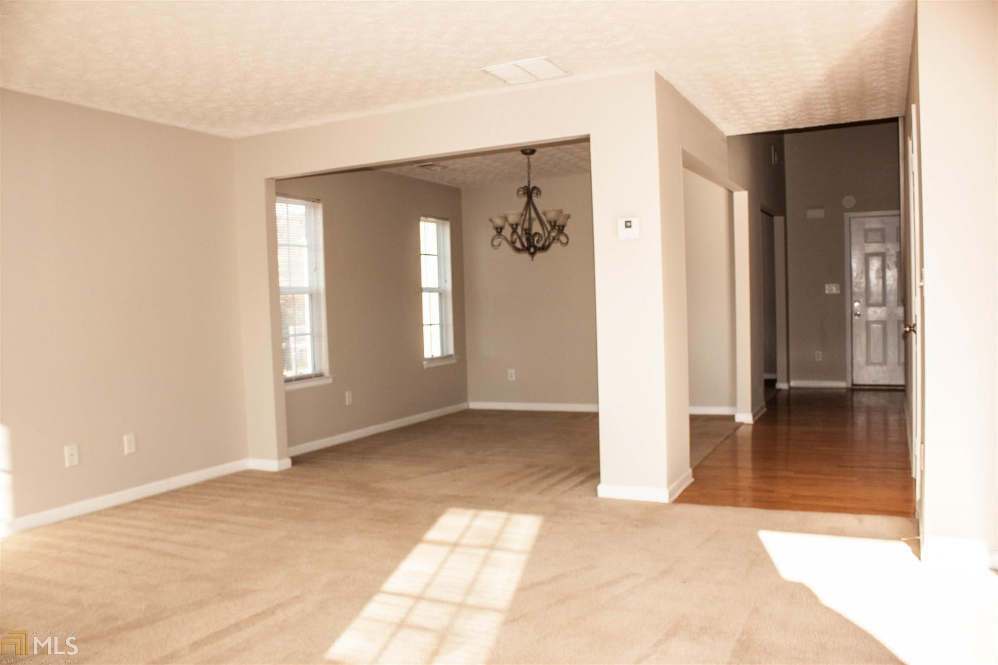 228 Forest Ln