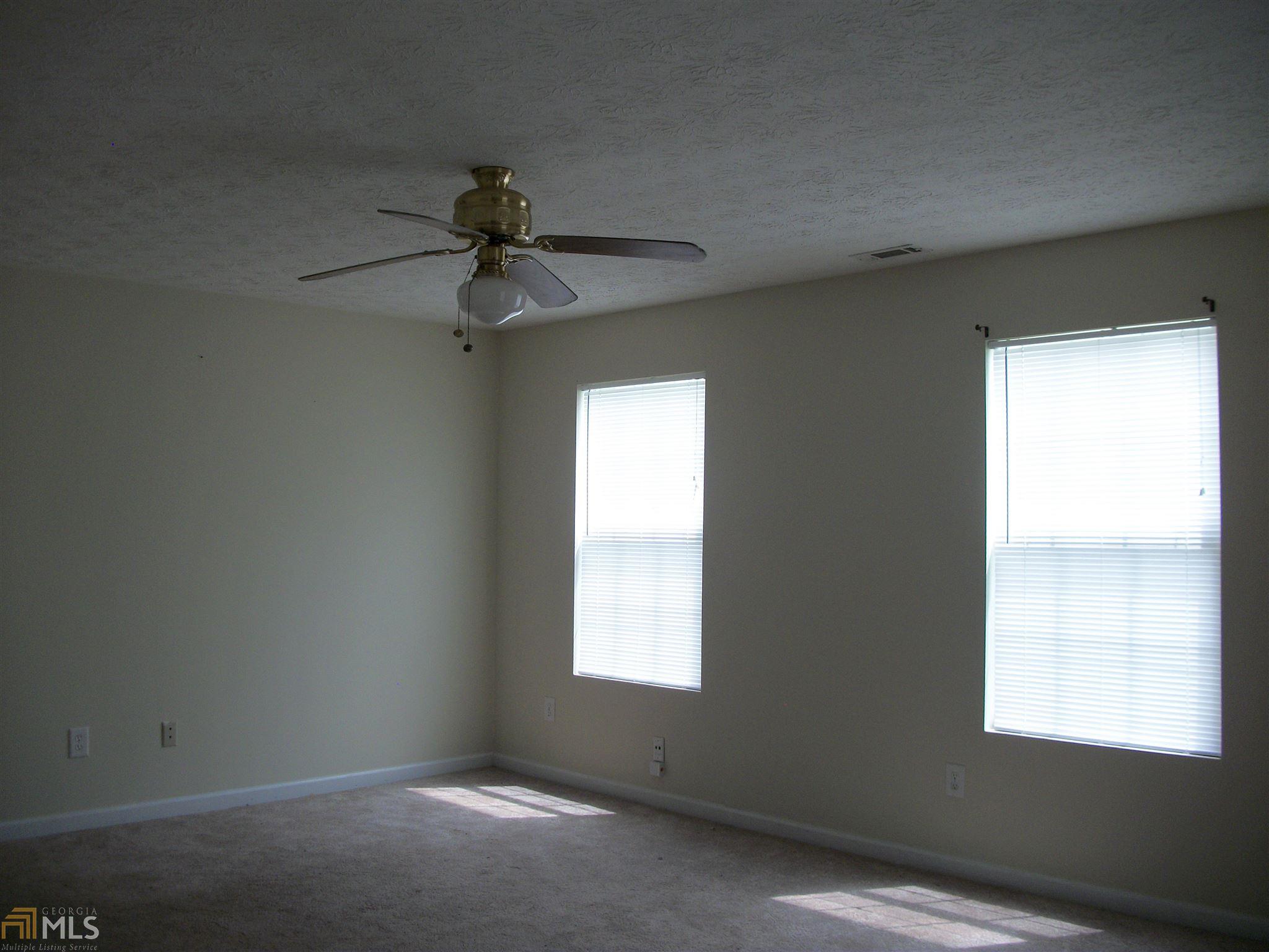 194 Darien Ct