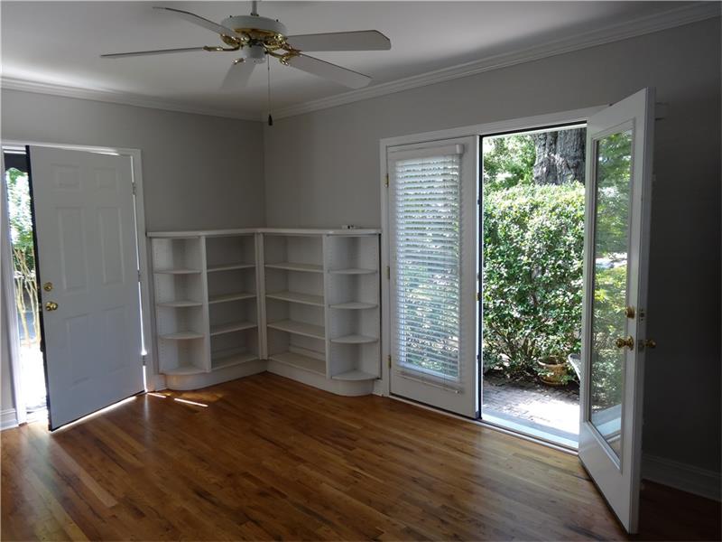 291 Oxford Pl NE #1