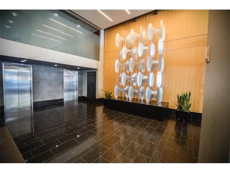 950 W Peachtree St NW #914