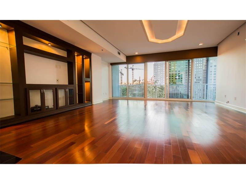 950 W Peachtree St NW #914