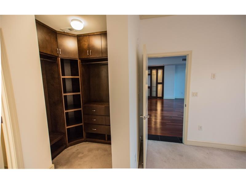 950 W Peachtree St NW #914