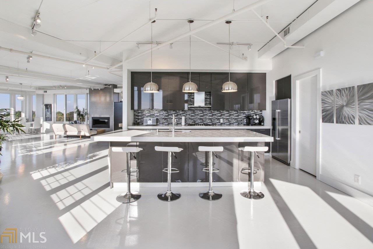 333 Nelson St #400