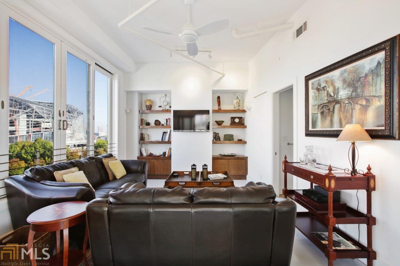 333 Nelson St #400