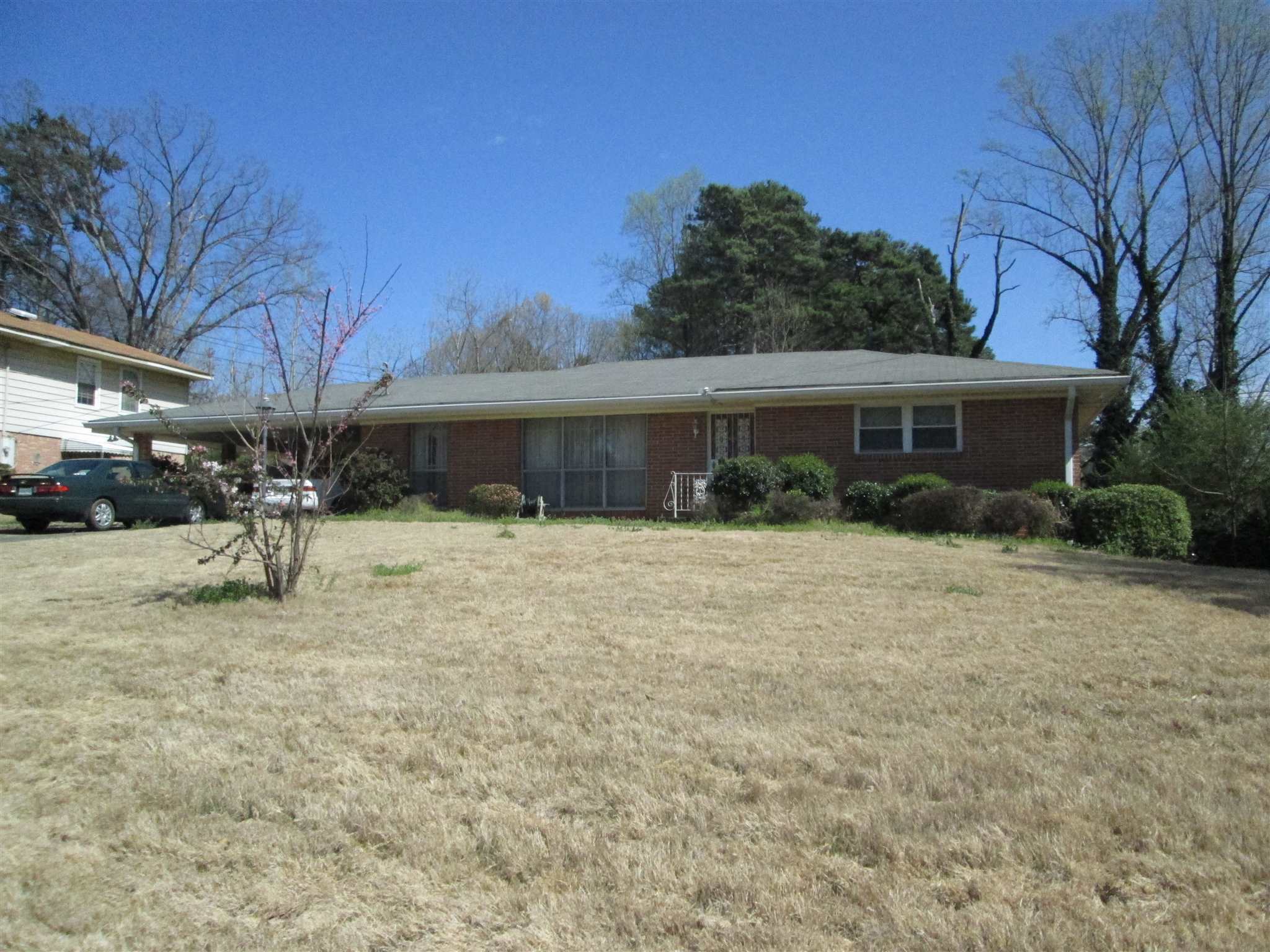 For Sale: 833 Skipper Dr Atlanta, GA 30318