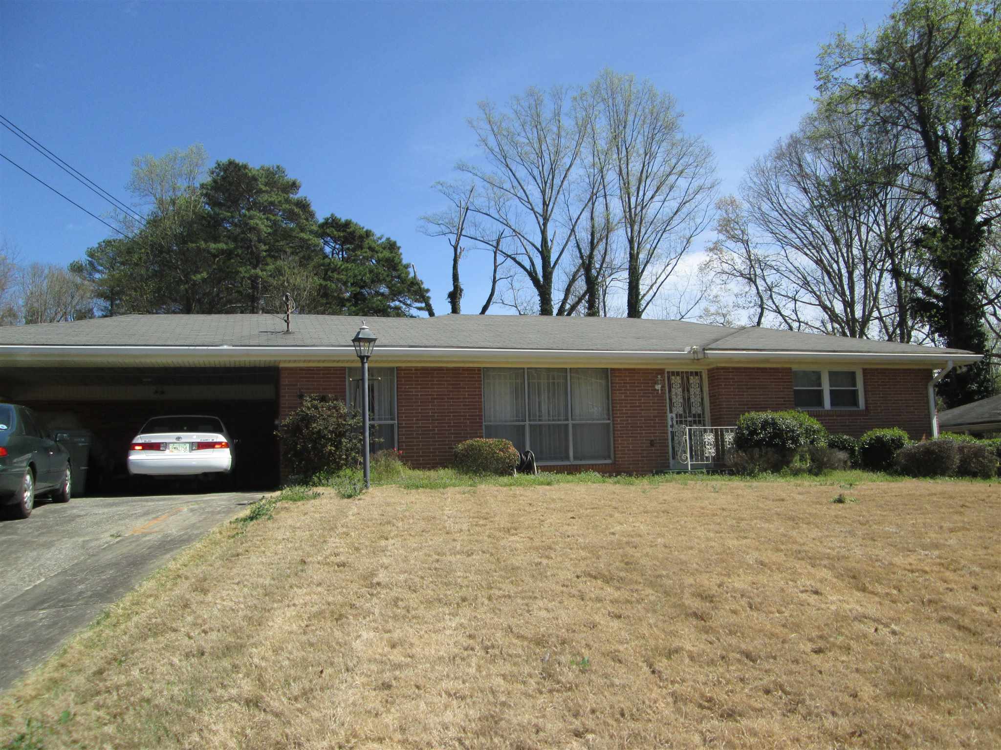 For Sale: 833 Skipper Dr Atlanta, GA 30318