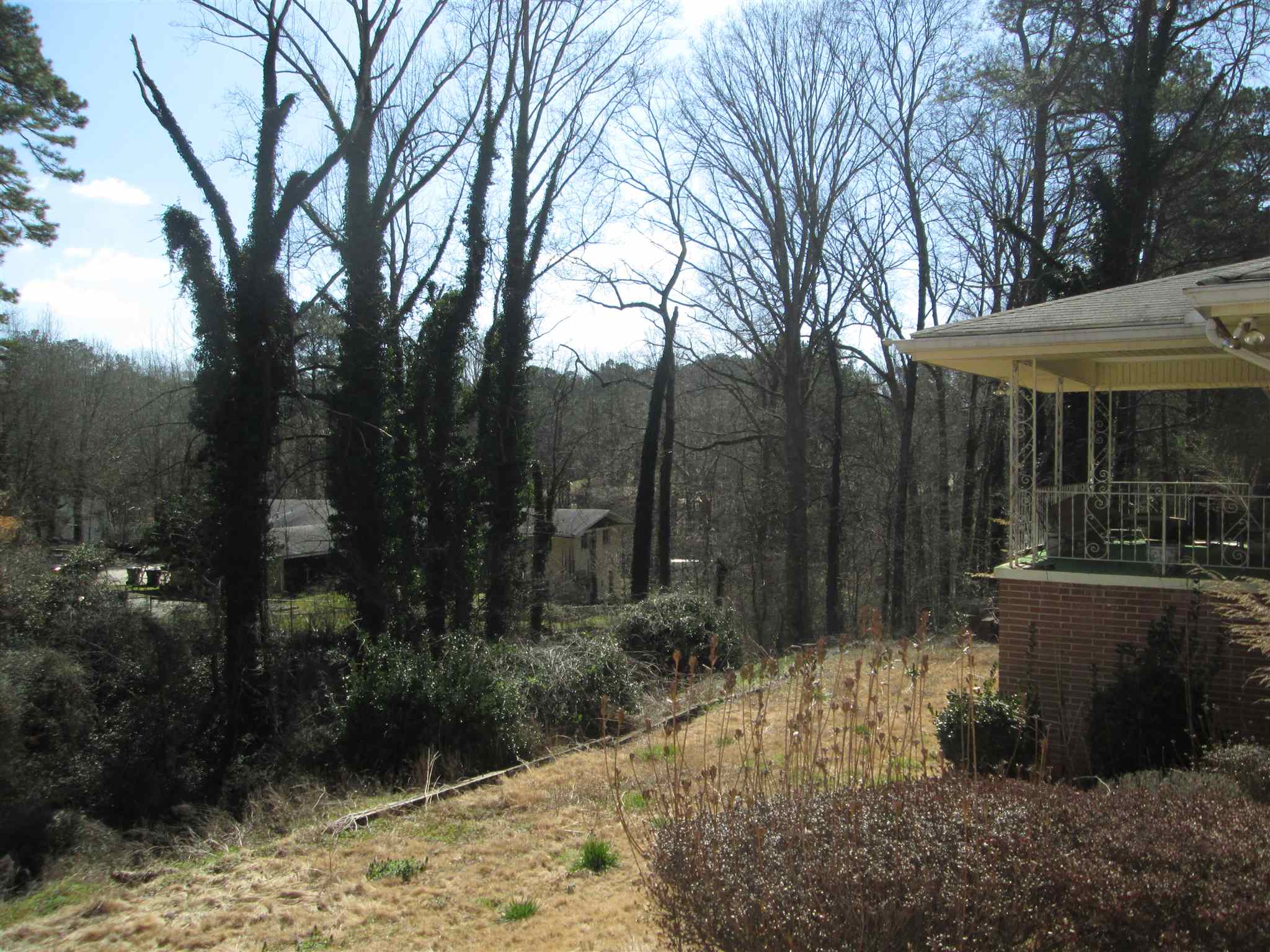 For Sale: 833 Skipper Dr Atlanta, GA 30318