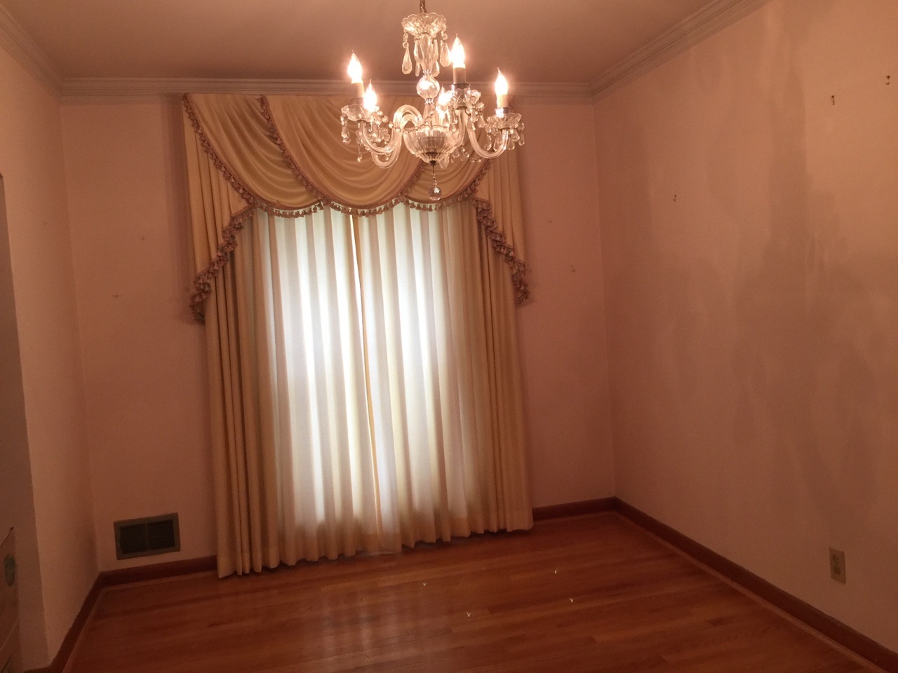 For Sale: 833 Skipper Dr Atlanta, GA 30318