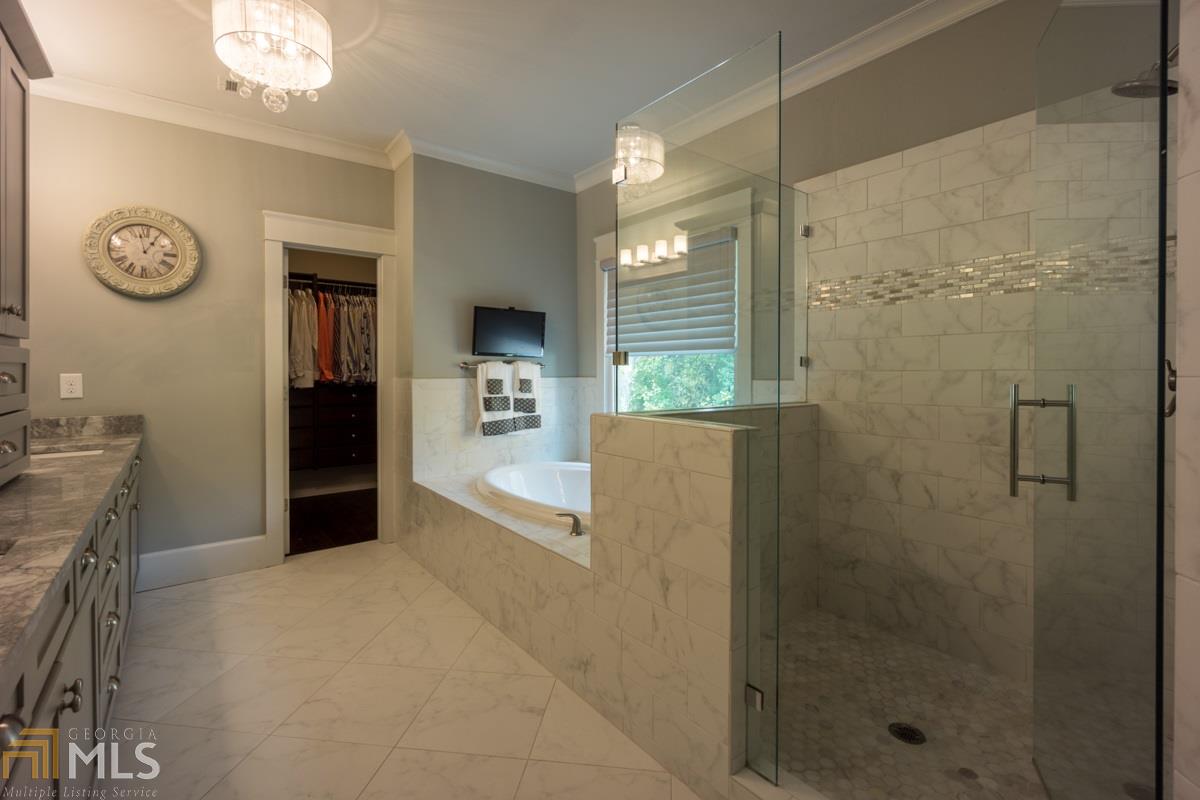 2770 Valvedere Dr