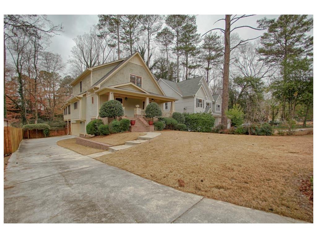 1649 Wayland Cir