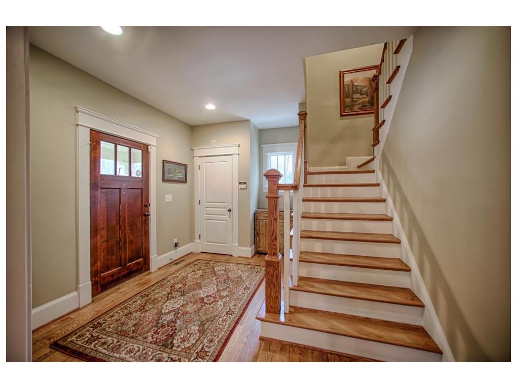 1649 Wayland Cir