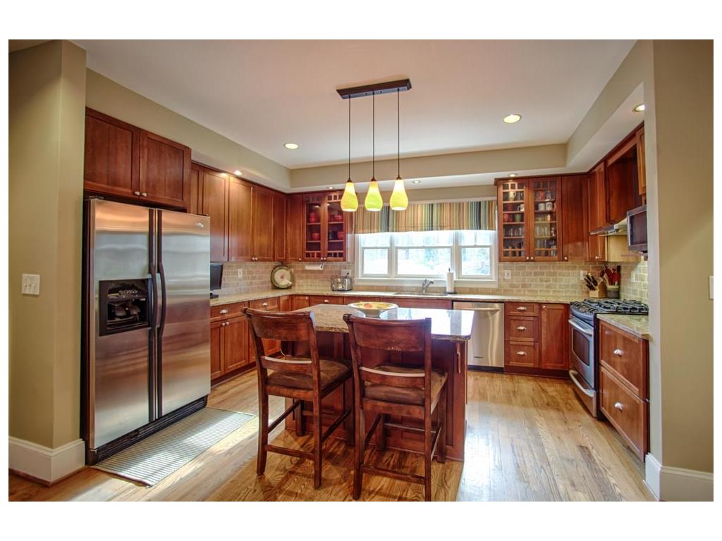 1649 Wayland Cir