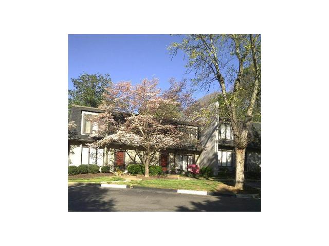 18 Ivy Rdg NE #18