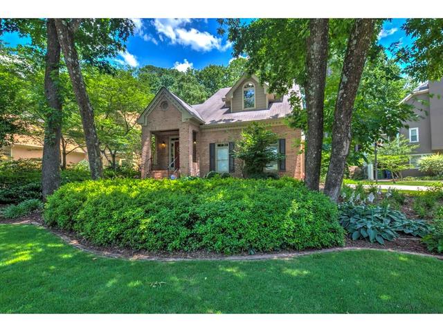1938 Lebanon Dr NE
