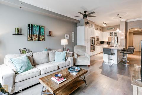 3445 NE Stratford #401