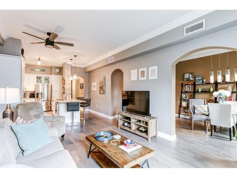 3445 NE Stratford #401