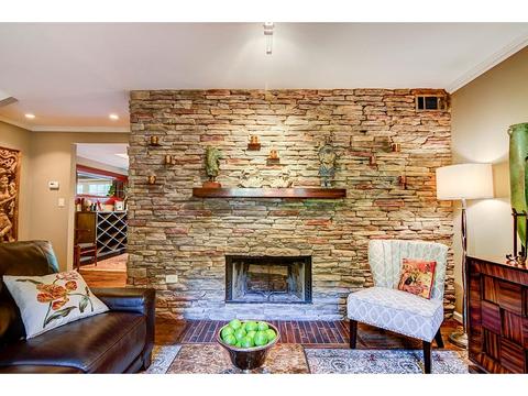 102 Defoors Mill Dr NW