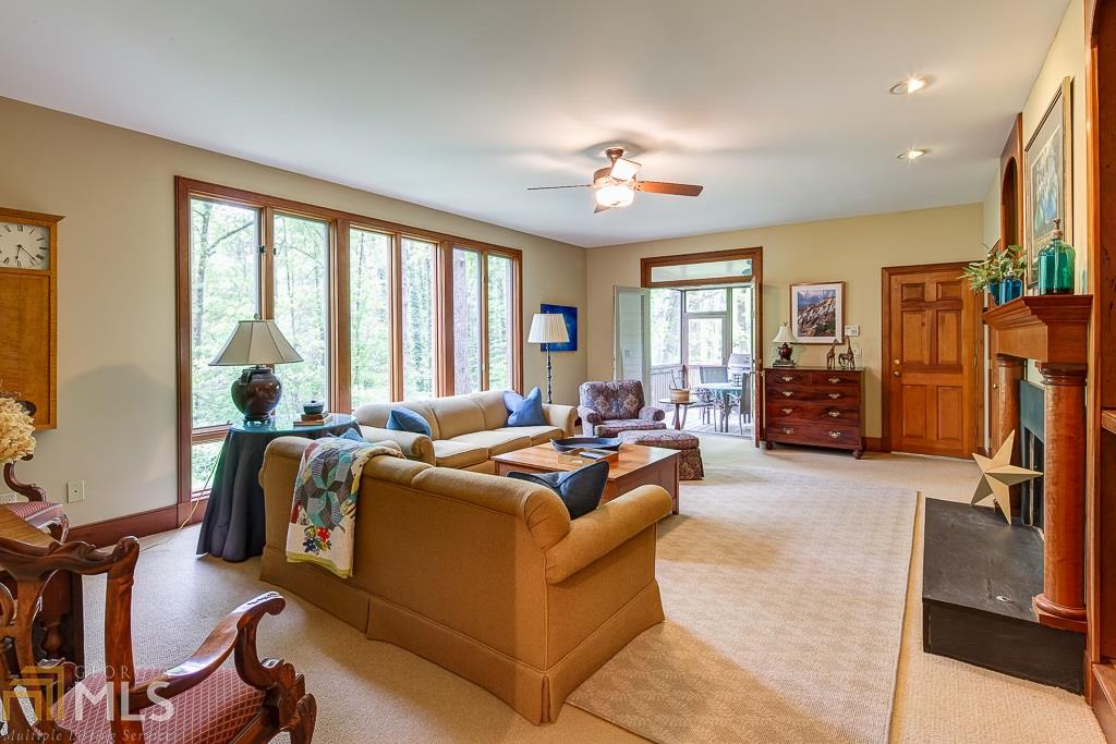 960 Winding Creek Trl