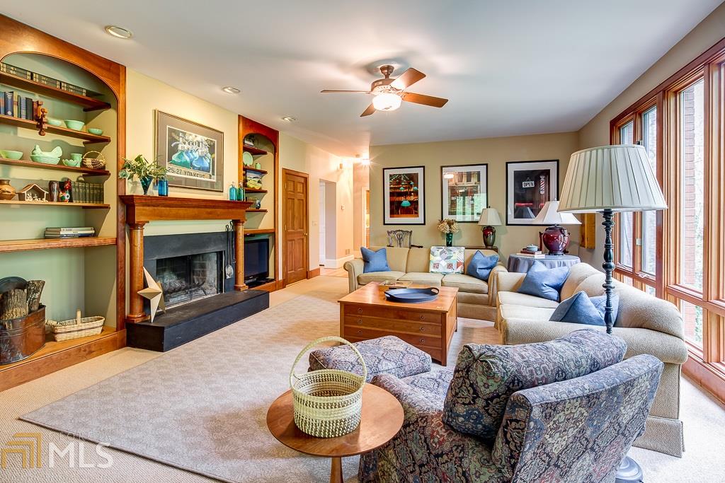 960 Winding Creek Trl