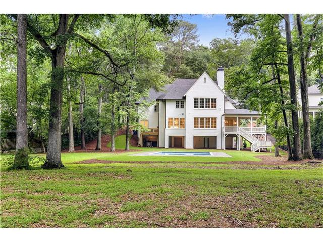 415 Valley Rd NW