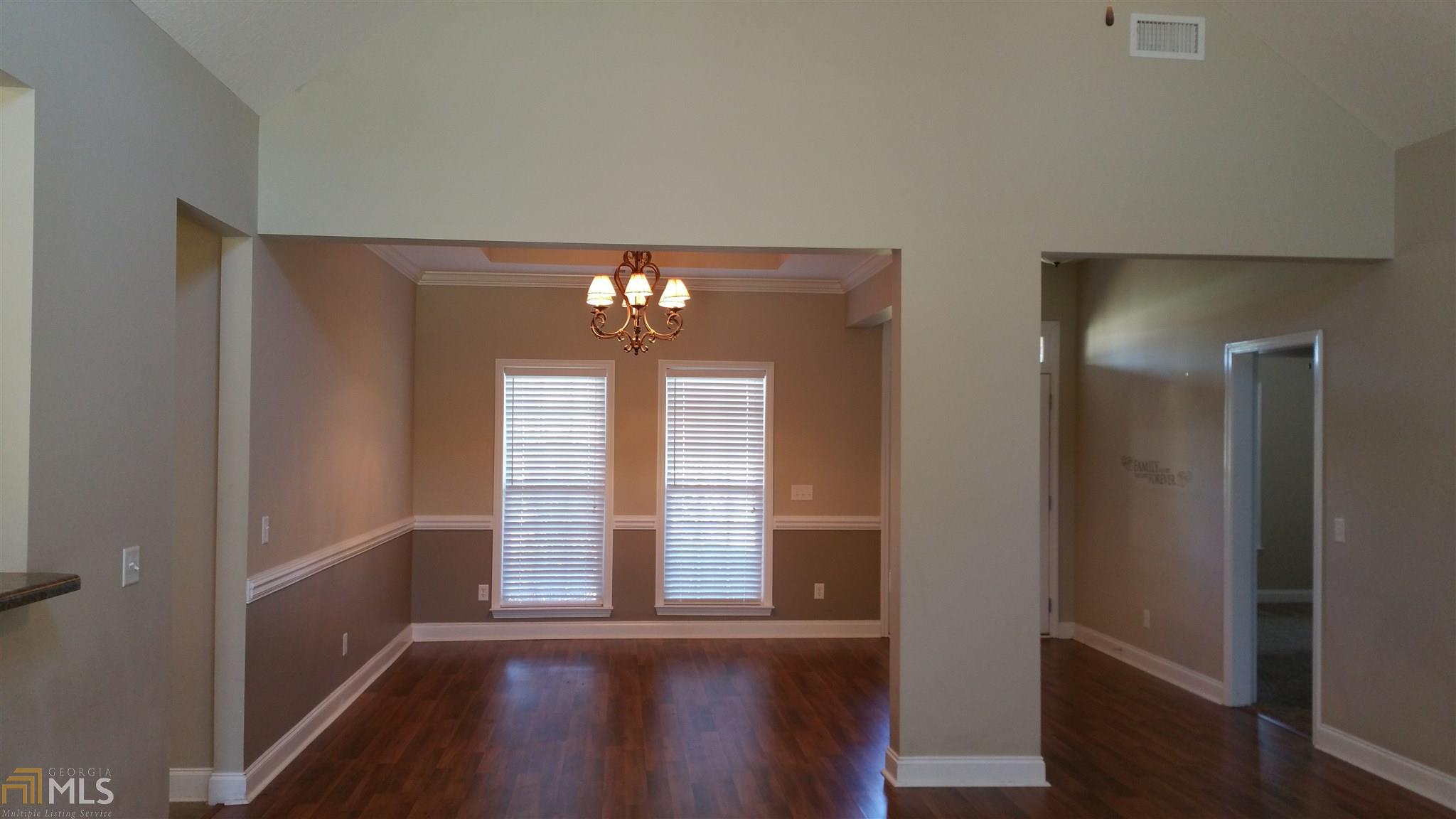 613 Waverly Ln