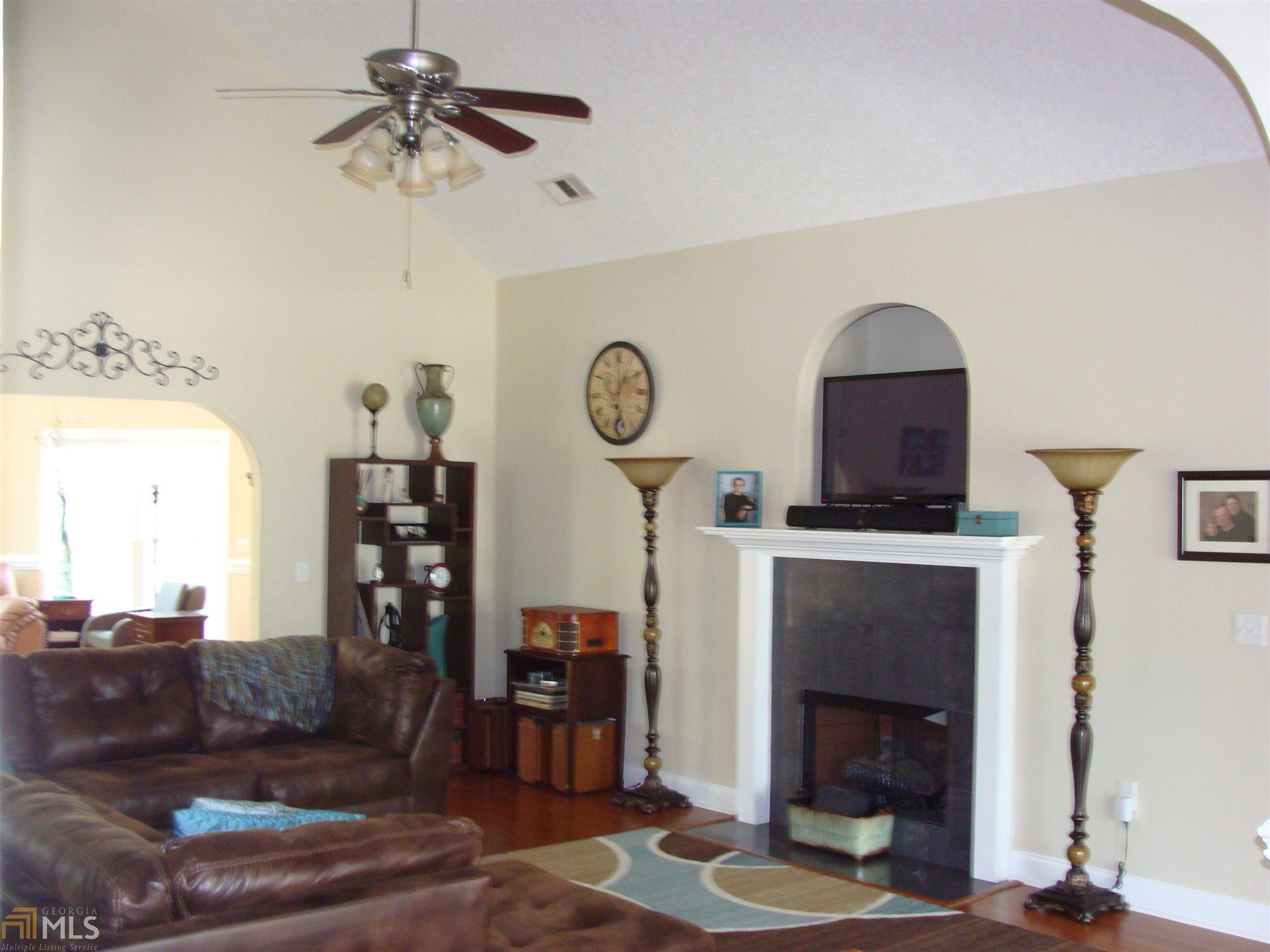 902 Brittany Ln