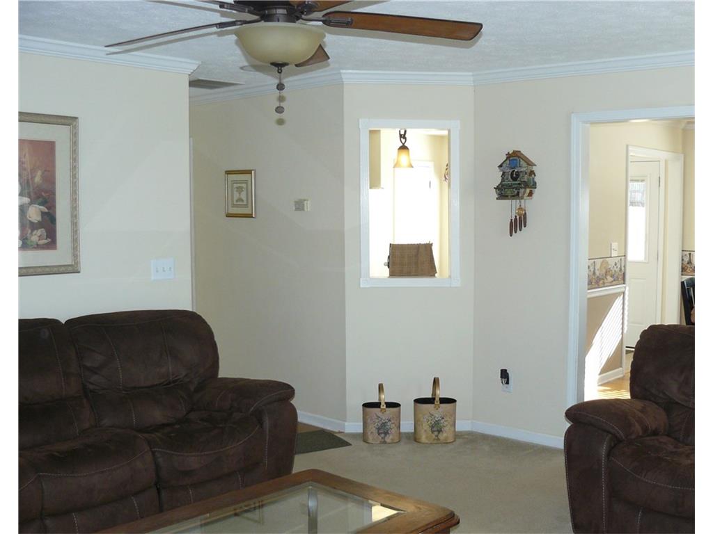 4566 Summerset Dr