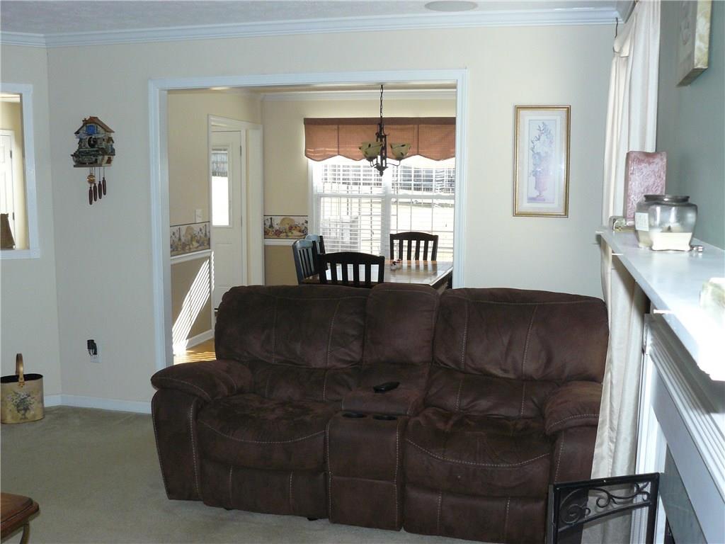 4566 Summerset Dr