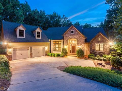 495 White Pine Ln