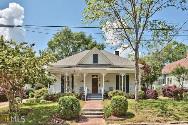 579 Village Rd