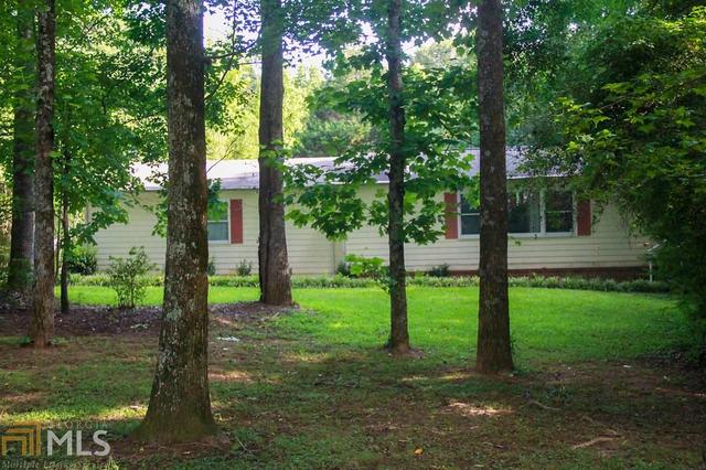 579 Village Rd