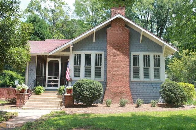 579 Village Rd