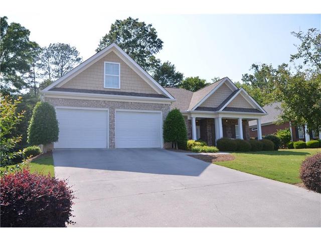 104 Summerfield Dr NE