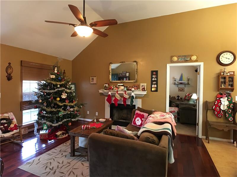 240 Moss Creek Dr NE