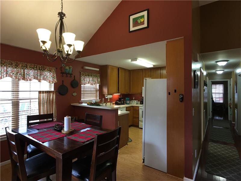 240 Moss Creek Dr NE