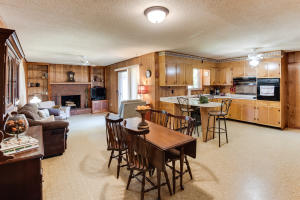 110 Henderson Ln