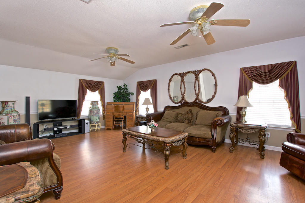 129 Woodie Dr