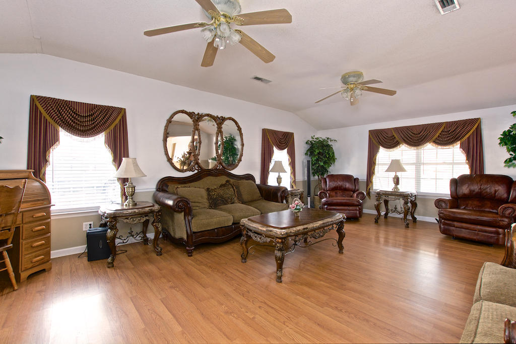 129 Woodie Dr
