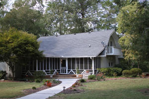 382 Dogwood Rd
