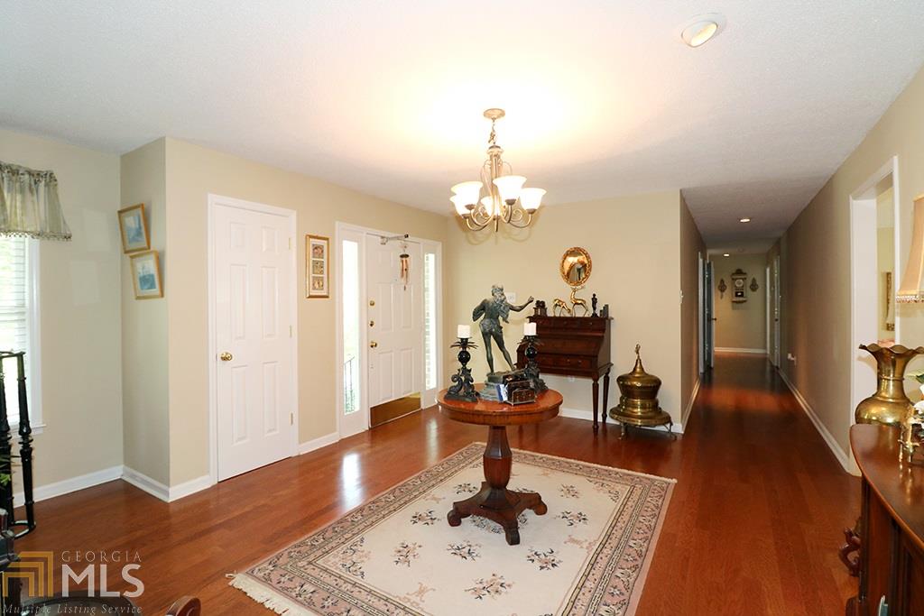 218 Knob Hill Dr