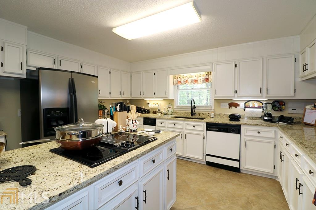 218 Knob Hill Dr