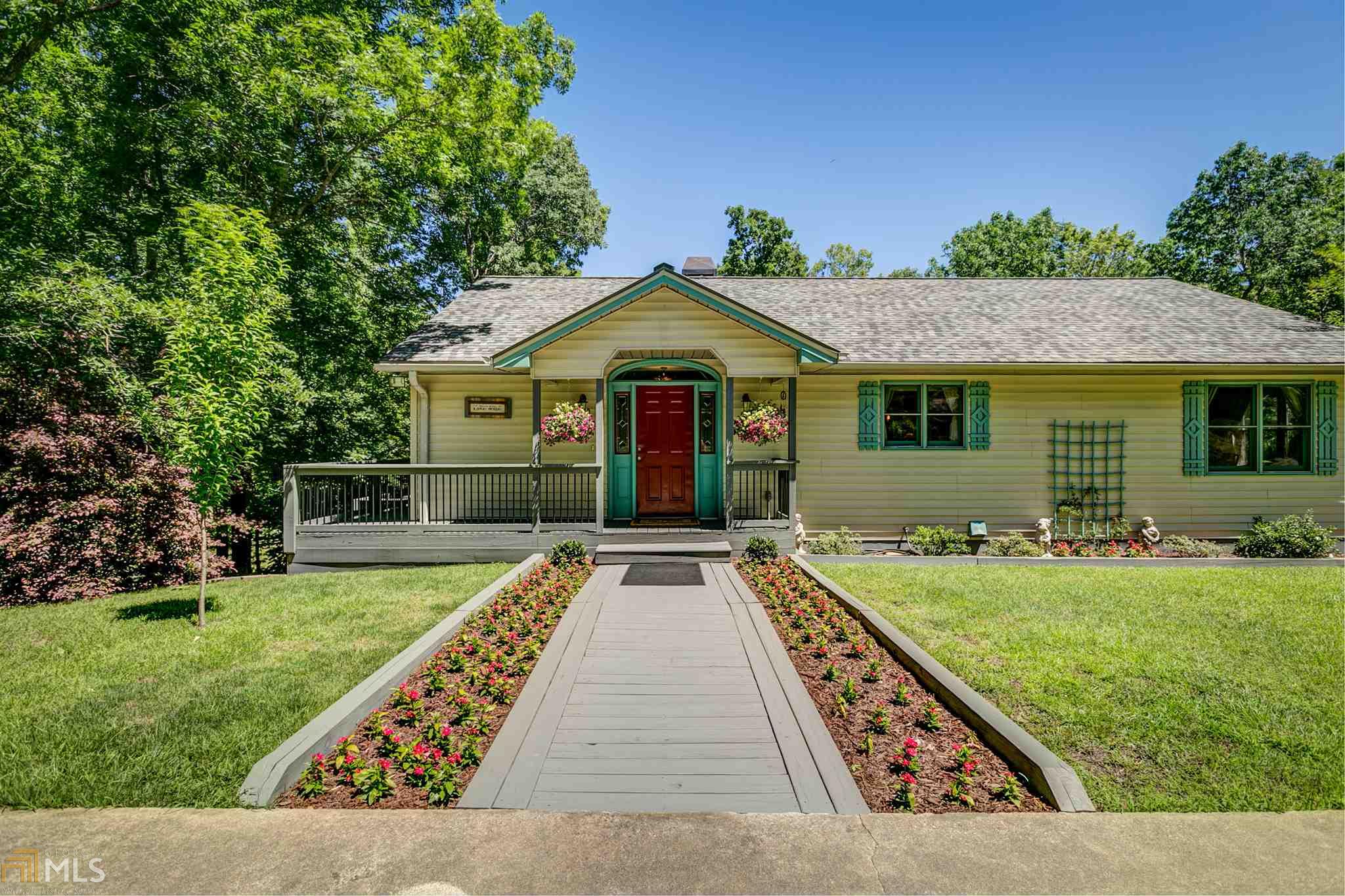 138 Riverside Dr