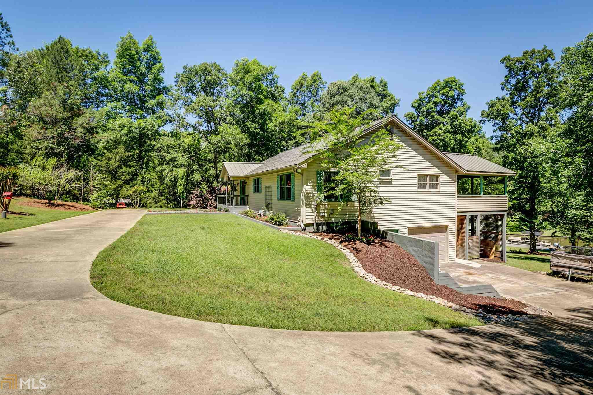 138 Riverside Dr