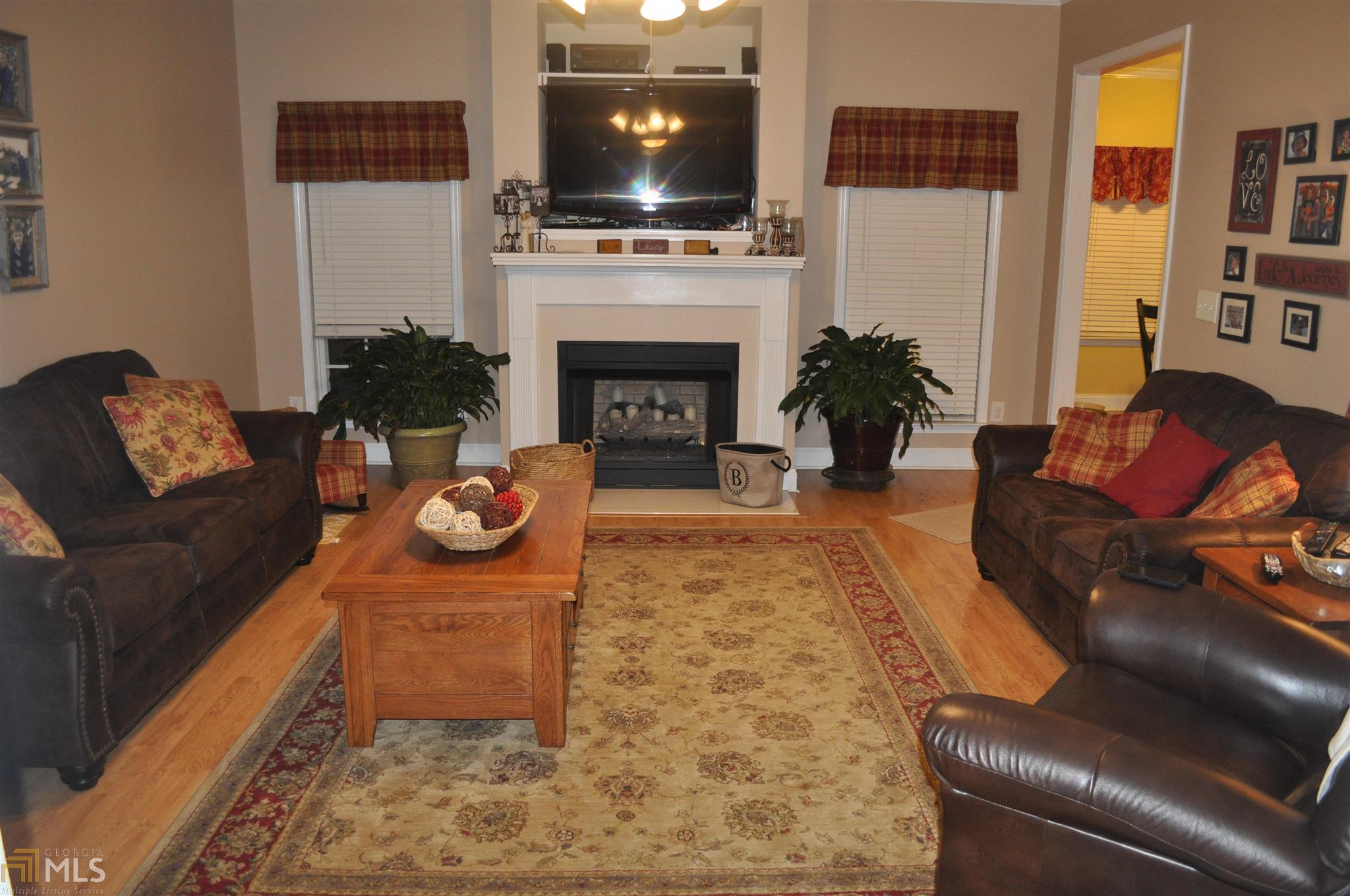 202 Downing Cir
