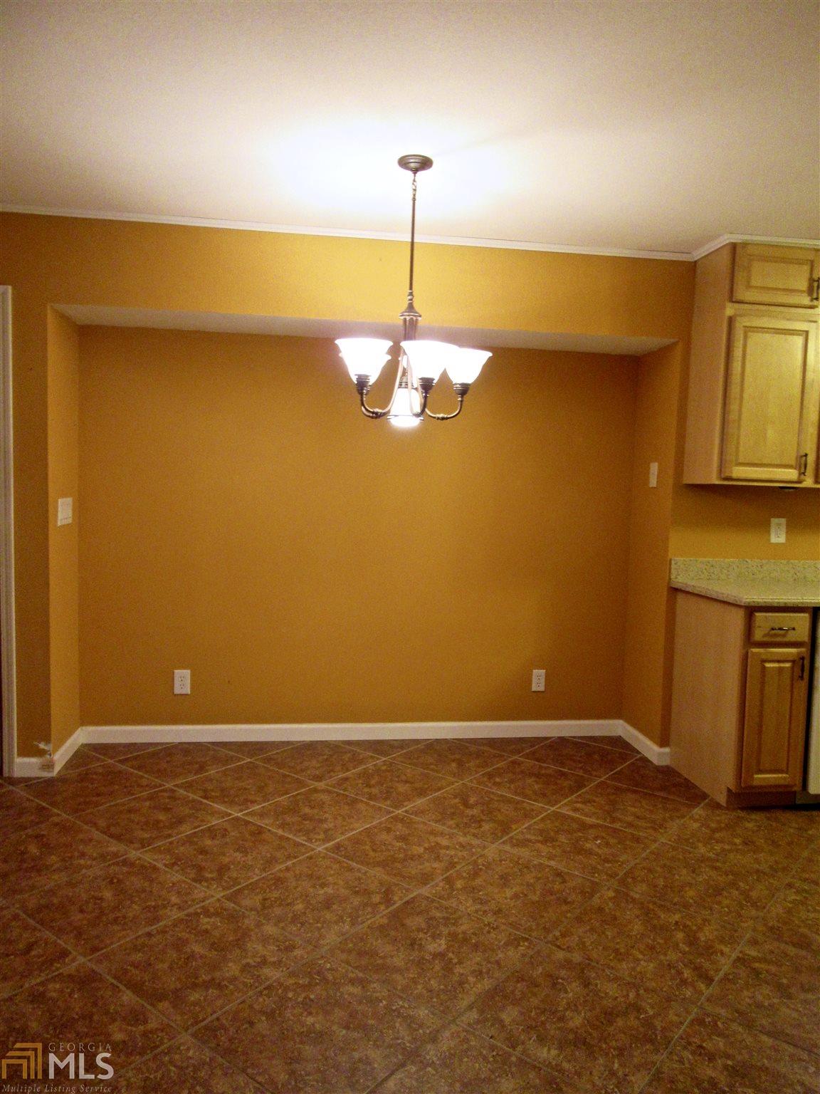 2587 Huntington Dr