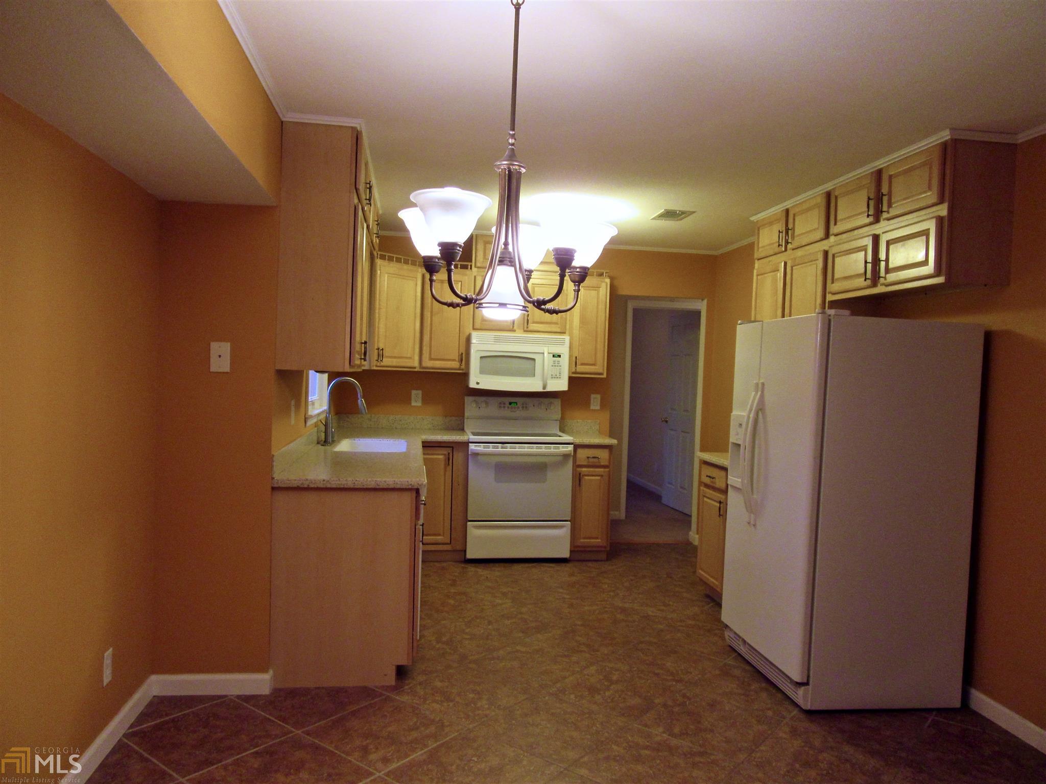 2587 Huntington Dr