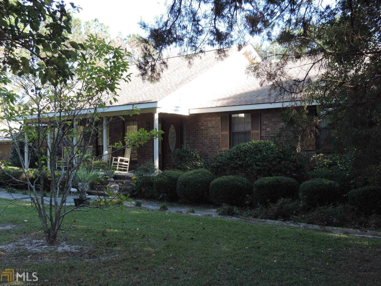 1704 Ebenezer